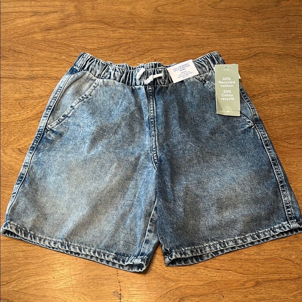 NWT H&M Light Wash Youth Pull On Jean Shorts